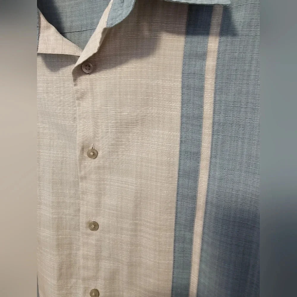 Van Heusen Green and Cream Short Sleeve Button Down Shirt Men's Large 16-16 1/2